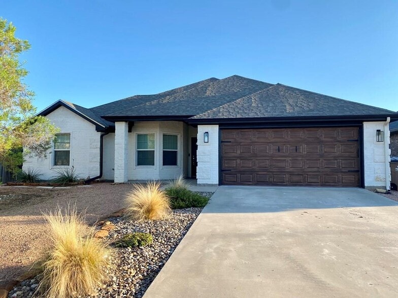 Building Photo - 9 Tracie Trl