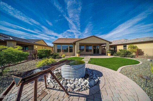 Building Photo - 3705 Ridgeview Ter