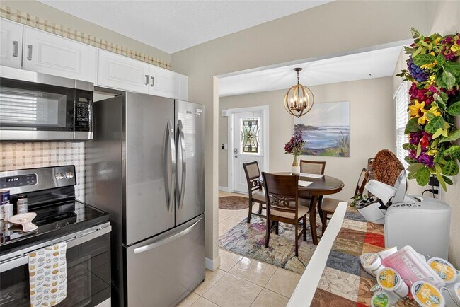 Building Photo - 202 Bedford St