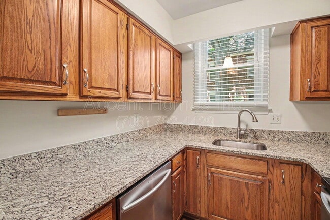 Building Photo - 449 Old Town Ct