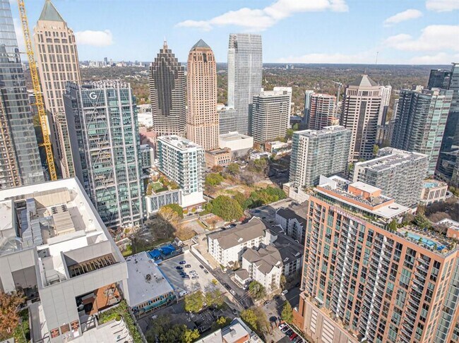 Building Photo - 1075 Peachtree Walk NE