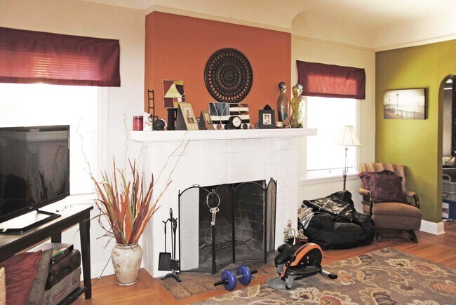 Living Room - 534 Fairbanks Ave