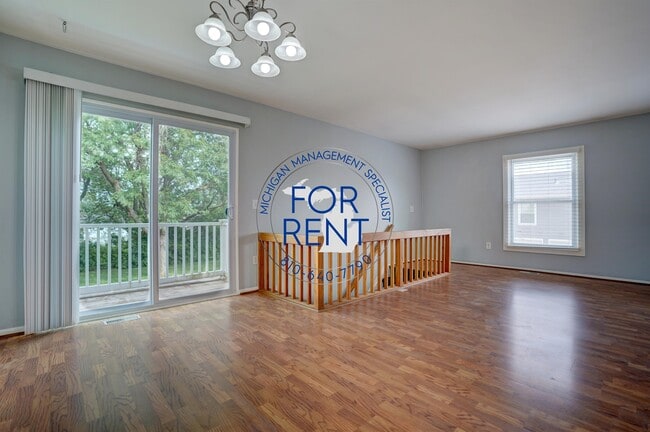 Building Photo - 9435 N Parkwood Dr