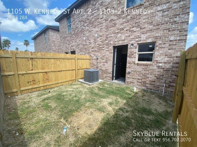 Building Photo - 1105 W Kennedy St