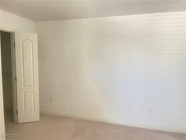 Building Photo - 5055 W Hacienda Ave
