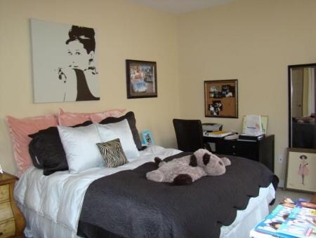 Interior Photo - The Quarters
