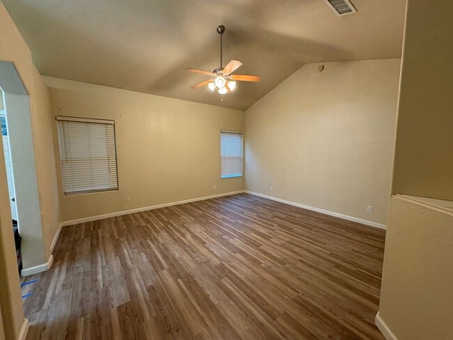 Building Photo - 3 Bedroom Home