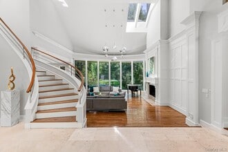 Building Photo - 5 Coachman's Ct