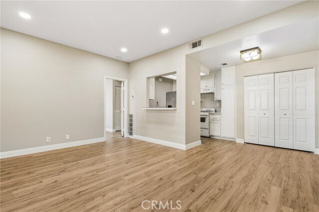 Building Photo - 31 Gaviota