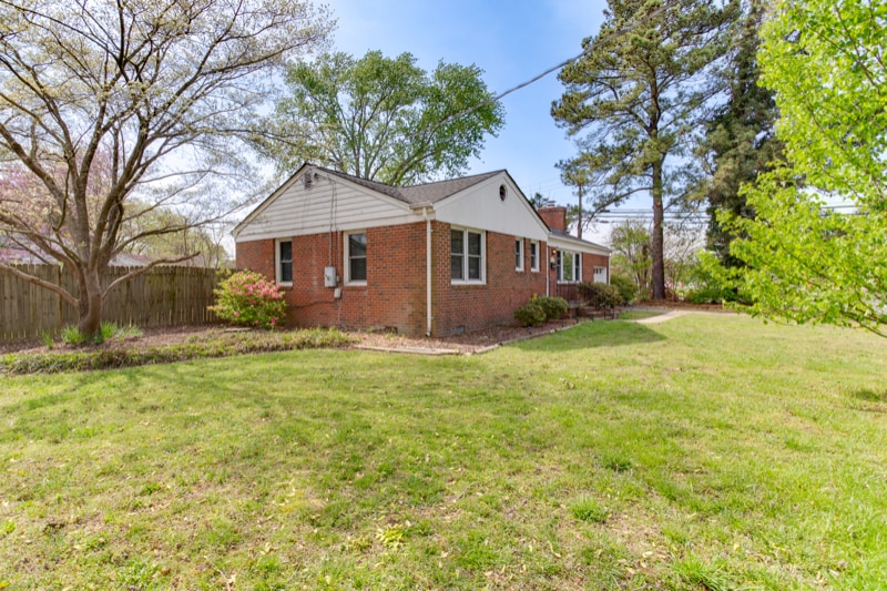 Building Photo - 45 St Albans Dr