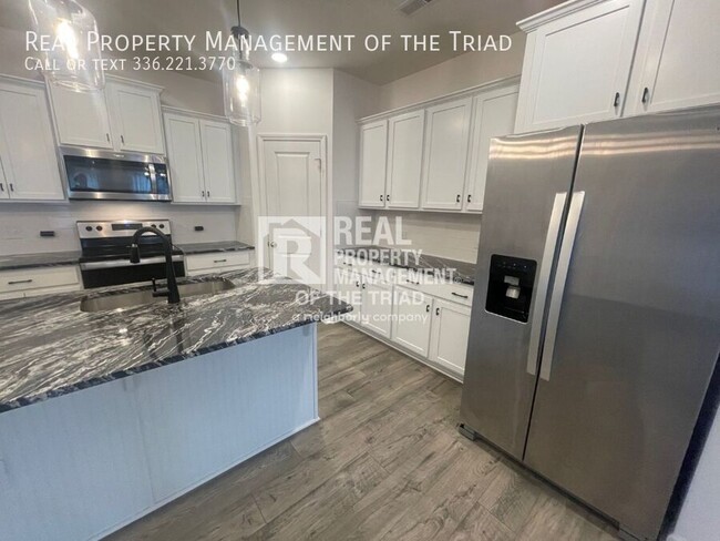 Building Photo - 207 Solacium Ln