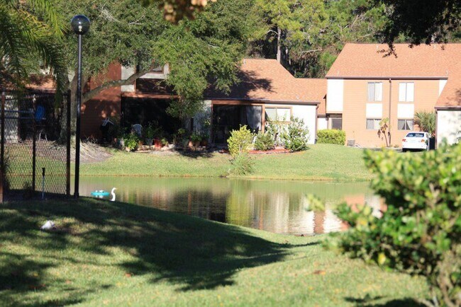 Building Photo - 107 White Fawn Dr