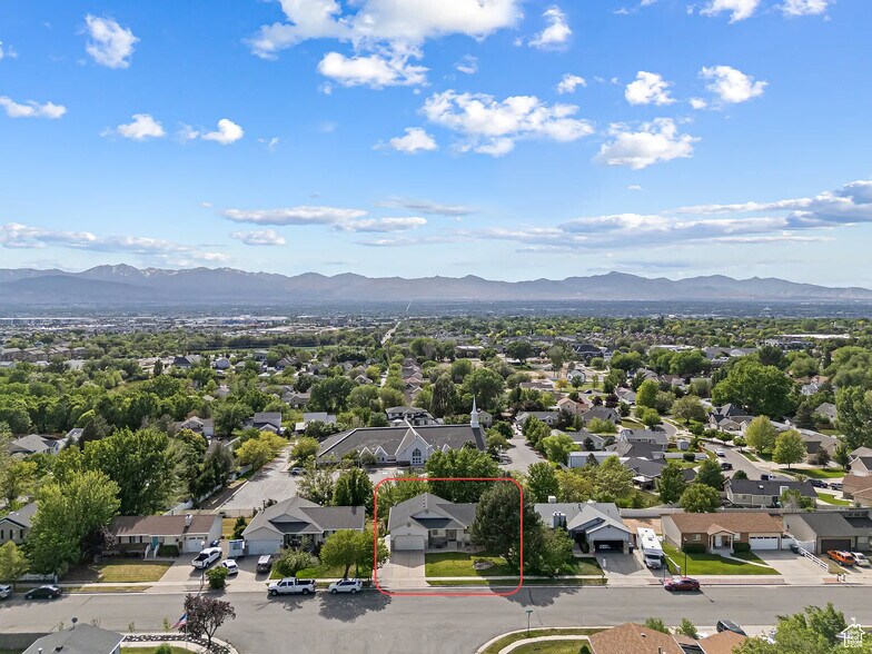 Building Photo - 11770 S Dry Creek Rd