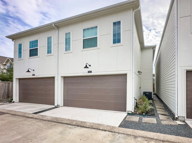 Building Photo - 1602 Westside Gardens Ln