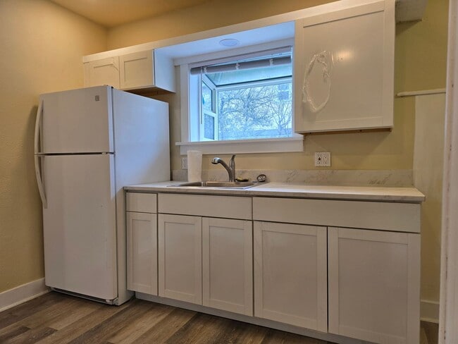 Building Photo - Alder Duplex