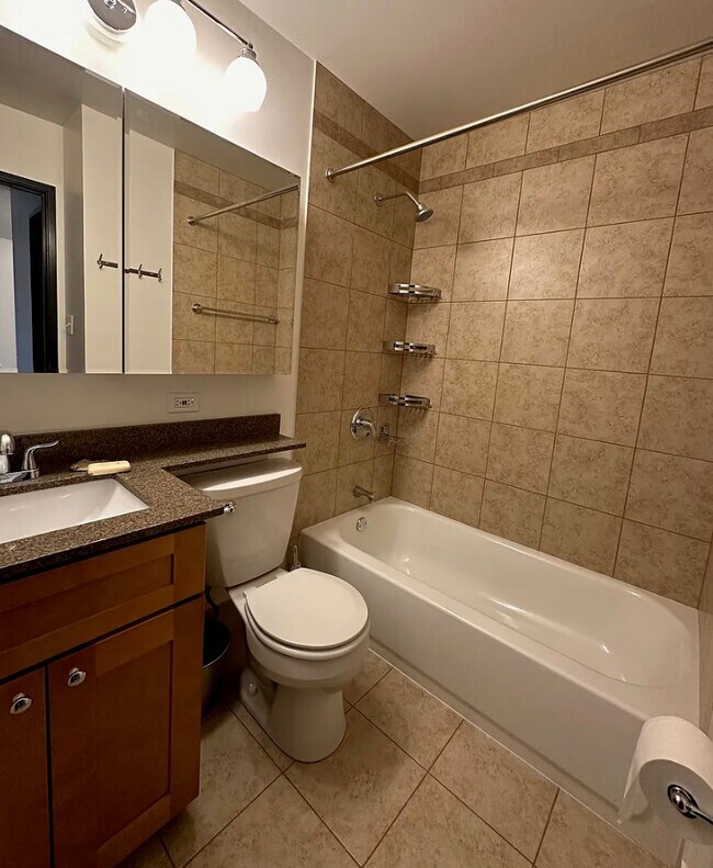 Building Photo - 404 Inland Dr