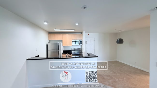 Building Photo - Remodled 1 bedroom 1 bath condo includes washer & dryer, water/garbage/parking!