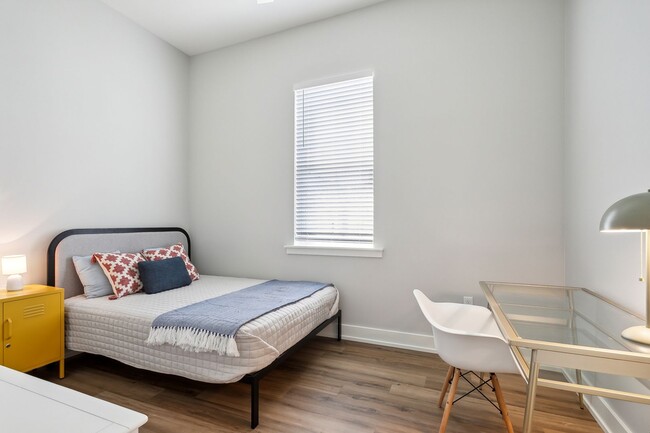 Building Photo - 3 Bed, 2 Bath Apartment for rent