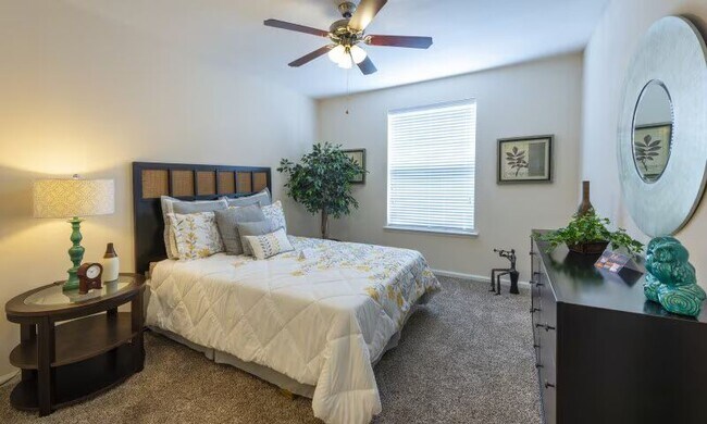 Building Photo - The Height of Comfort, The Peak of Style!