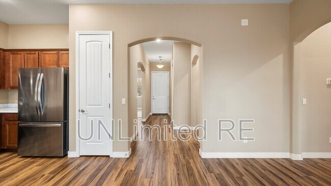 Building Photo - 5641 N Teaberry Ln