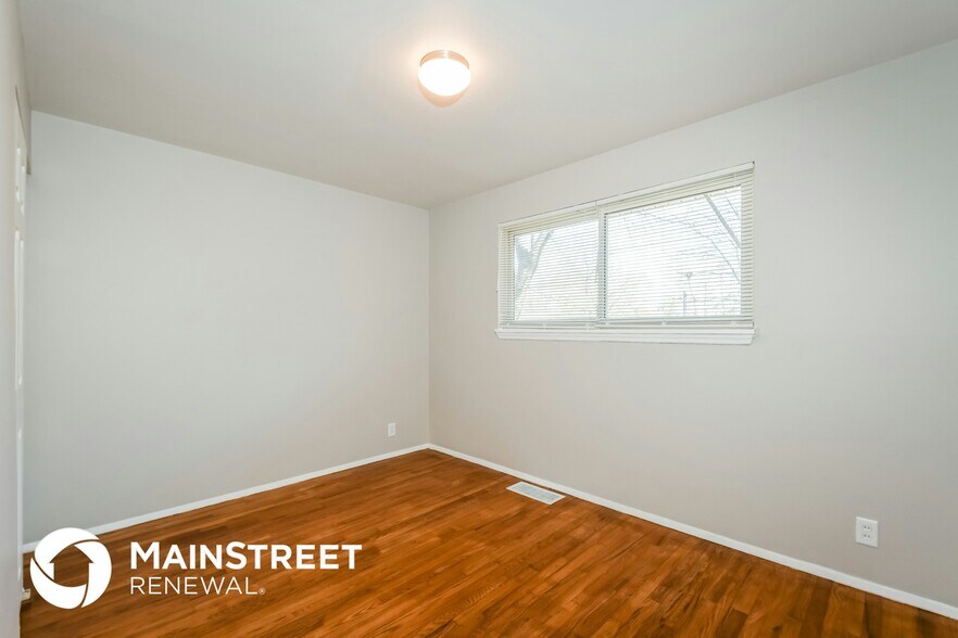 Building Photo - 10341 Trask Dr