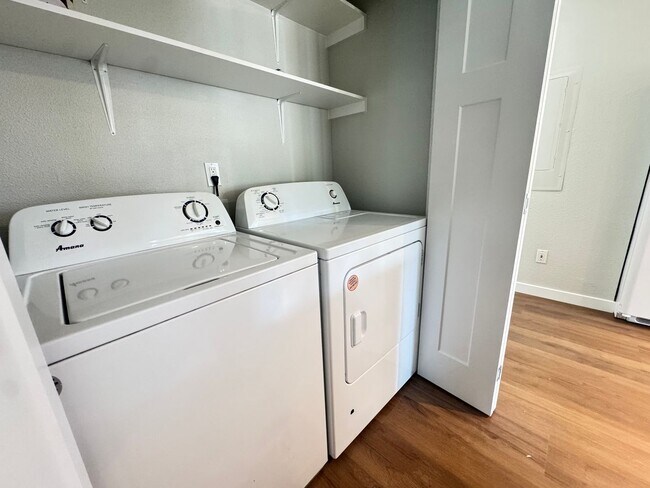 Building Photo - Just remodeled!! Mount Vernon 3 Bedroom House