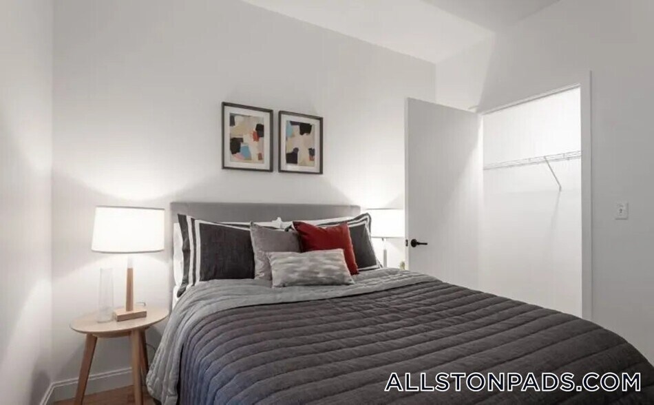 Building Photo - 83 Gardner St