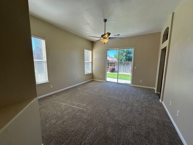 Building Photo - 1631 Caliterra Way