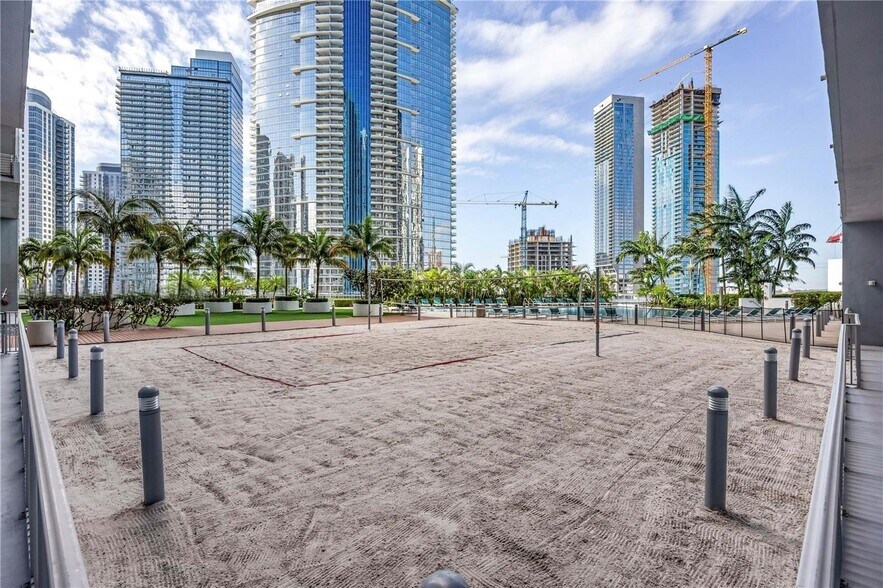 Building Photo - 888 Biscayne Blvd