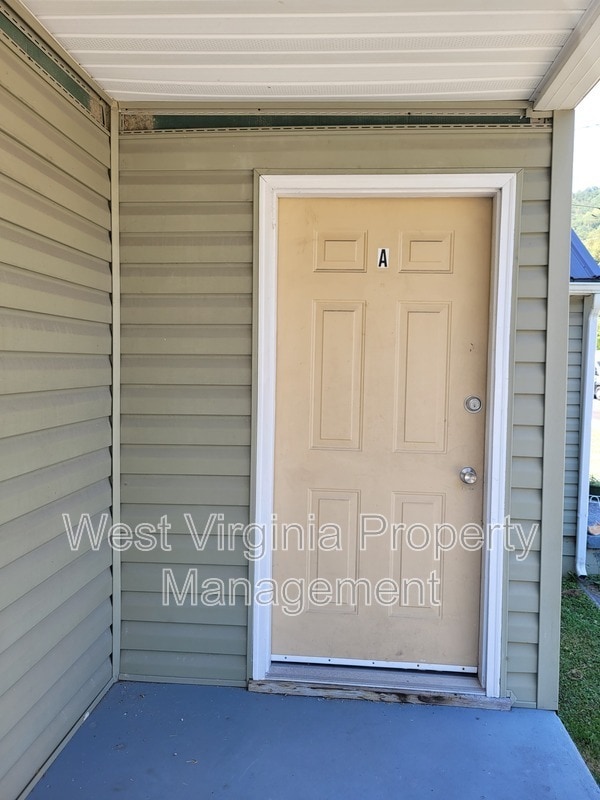 Building Photo - 114 Barber Ln