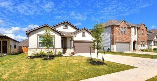 Primary Photo - 113 Flexus Ln