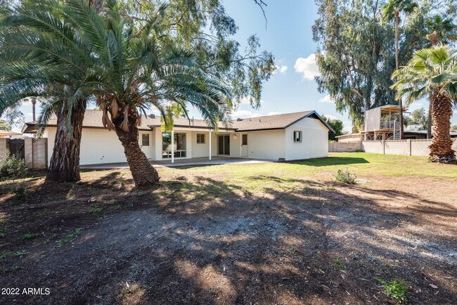Building Photo - 4402 W El Camino Dr