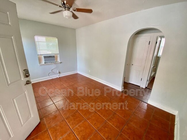 Building Photo - 1310 28th St N
