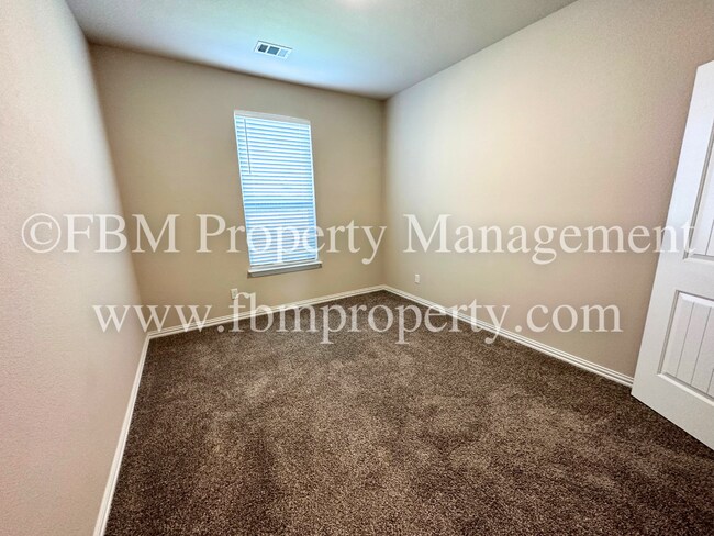 Building Photo - 2809 Belmont Dr