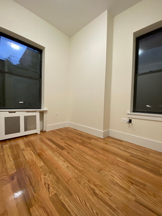 BEDROOM - 134 W 80th St