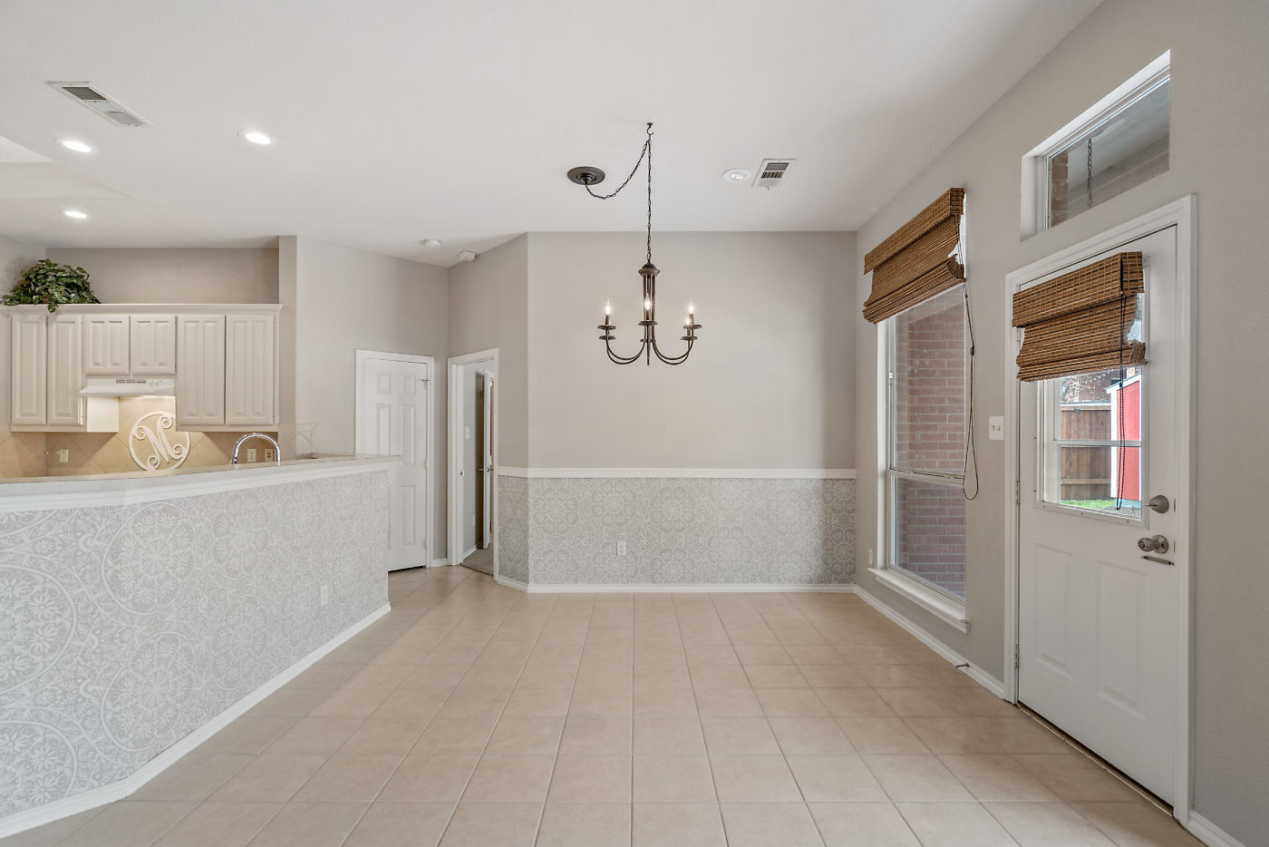 Building Photo - 3521 Amador Dr