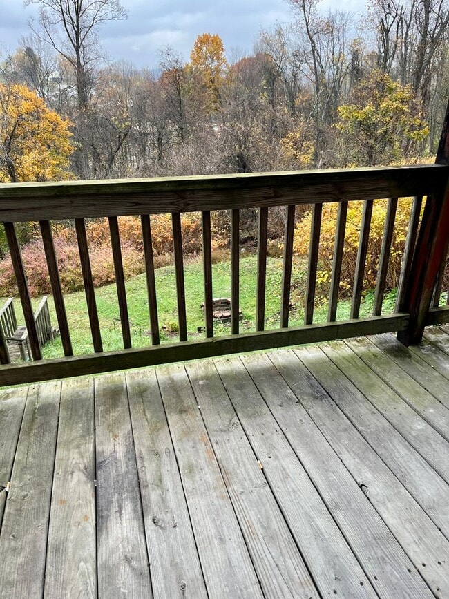 Building Photo - Three Bedroom Single Family House