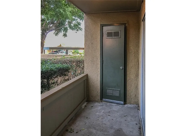 Building Photo - Unit 101