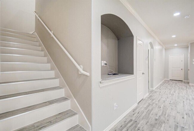 Building Photo - 1610 Thornhollow Dr