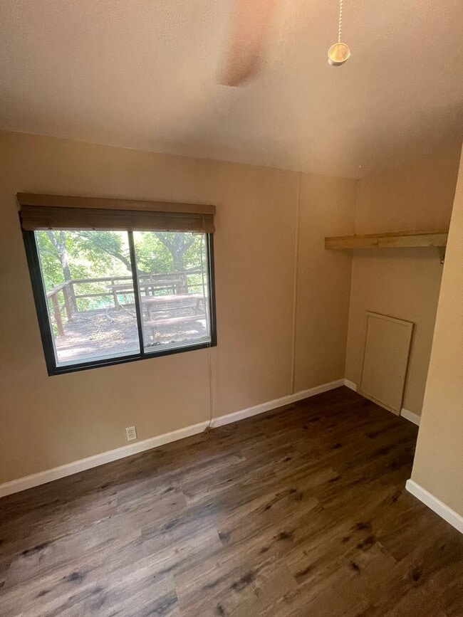 Building Photo - NEW ON MARKET /// RIVER FRONT CABIN AVAILABLE!!