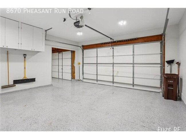 Building Photo - 8670 Pheasant Run Rd