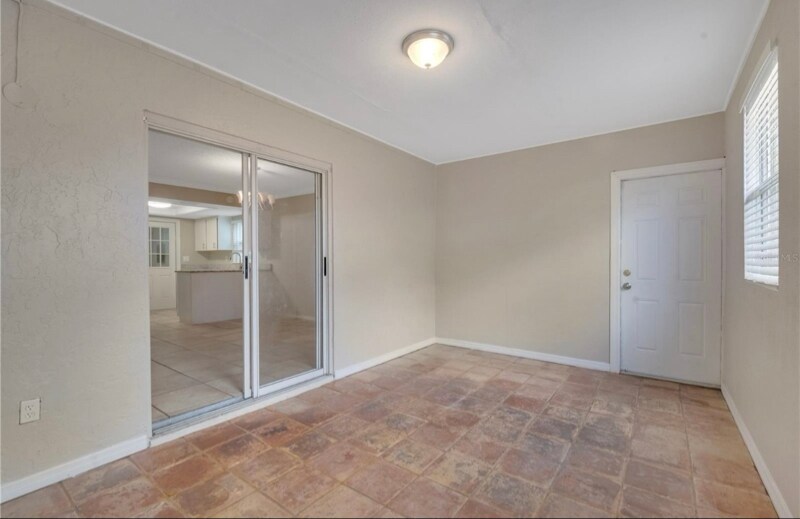 Building Photo - 2614 Quail Run Blvd N