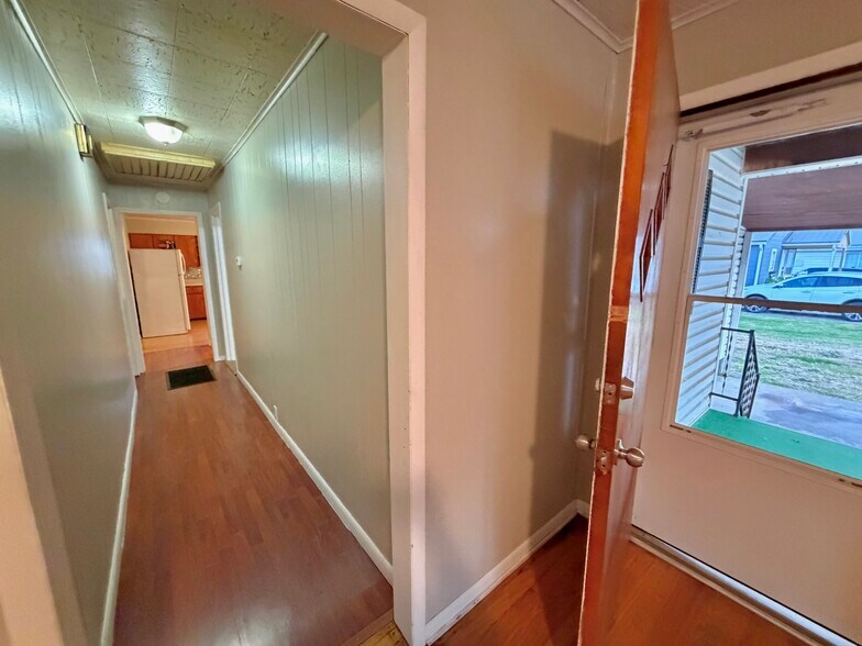 Building Photo - 3220 Franklin Ave