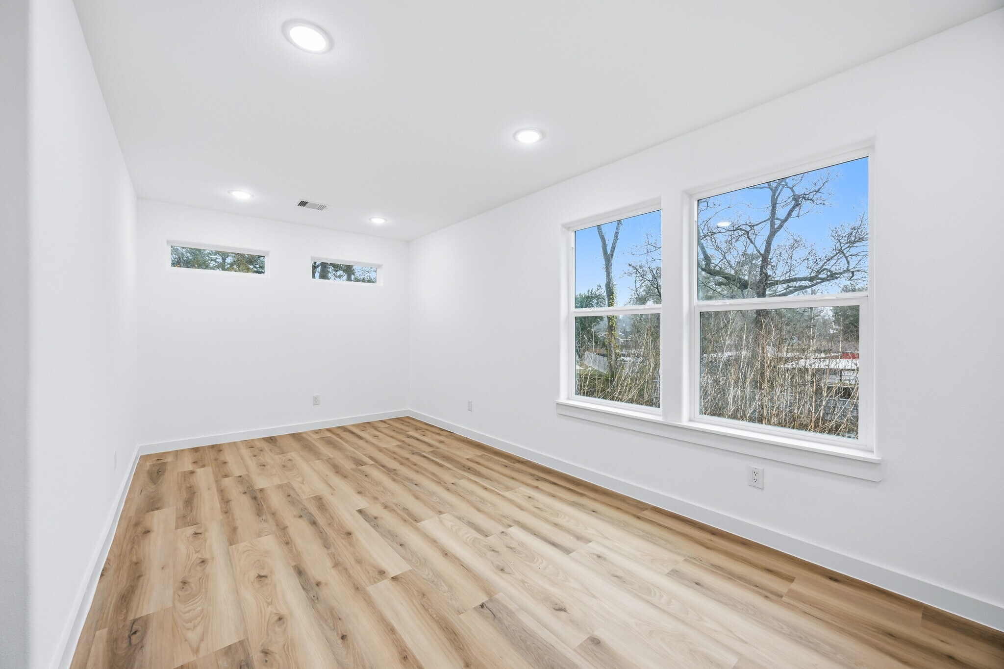 Building Photo - 9318 Sundown Dr