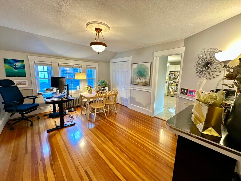 Building Photo - 11 Spring Park Ave