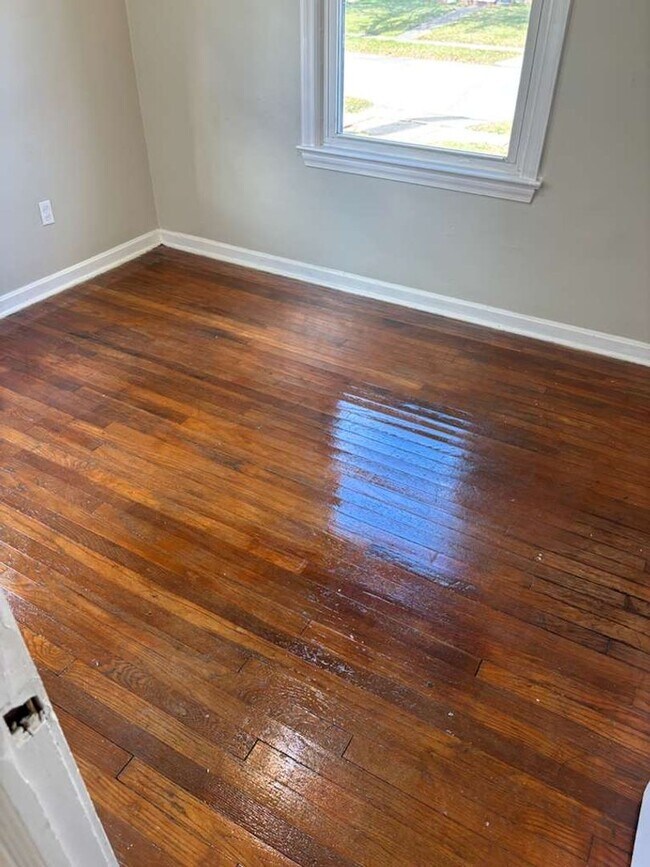 Building Photo - NEWLY RENOVATED! 3 BED, 1 BATH BEAUTIFUL  SINGLE-FAMILY HOME IN CLEVELAND!