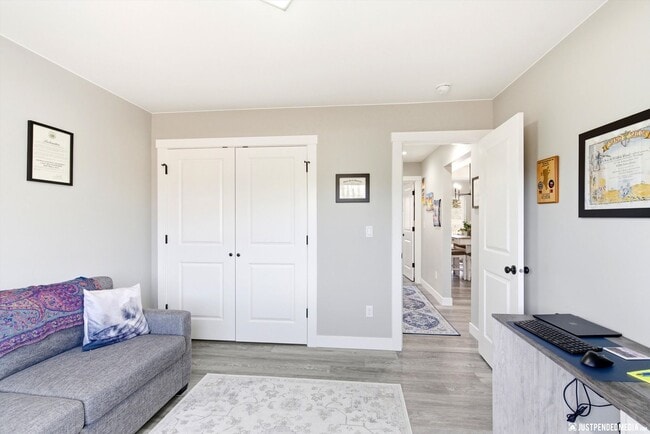 Building Photo - Aurora Heights Ranch