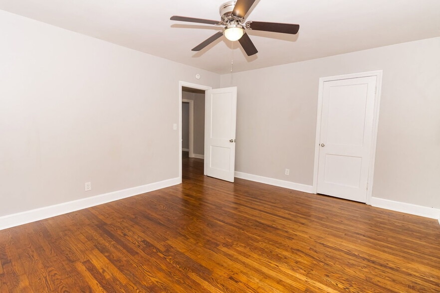 Building Photo - 124 S Seminole Dr