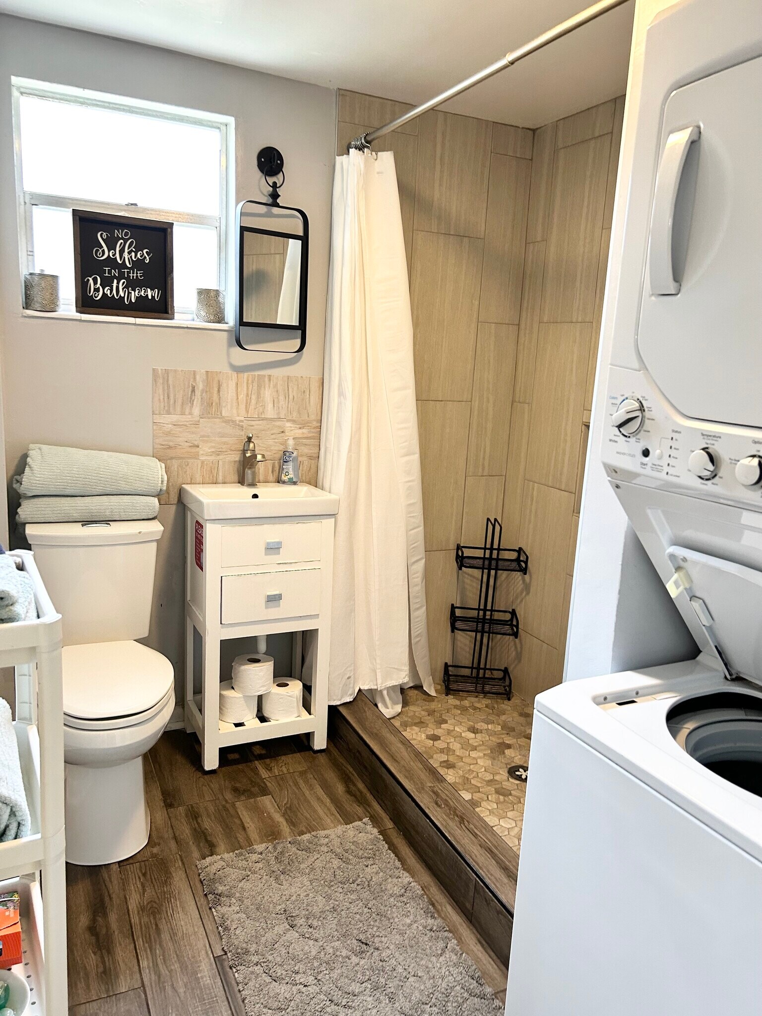 Building Photo - 2320 Vista Ave