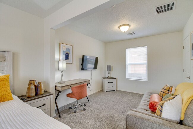 Building Photo - 271 San Clemente Ave NW
